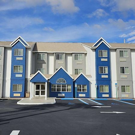 Microtel Inn & Suites By Wyndham Bushnell Zewnętrze zdjęcie