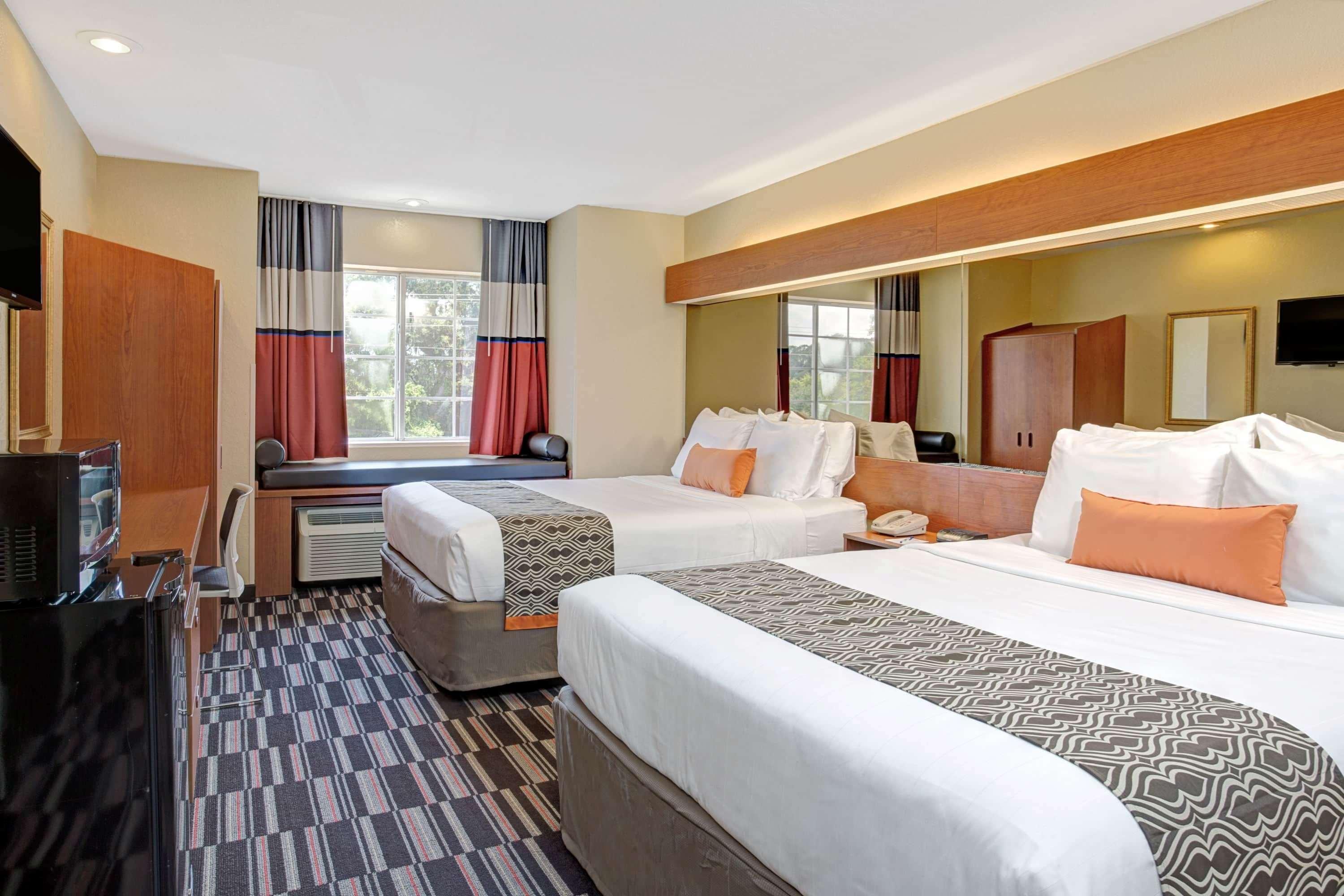 Microtel Inn & Suites By Wyndham Bushnell Zewnętrze zdjęcie