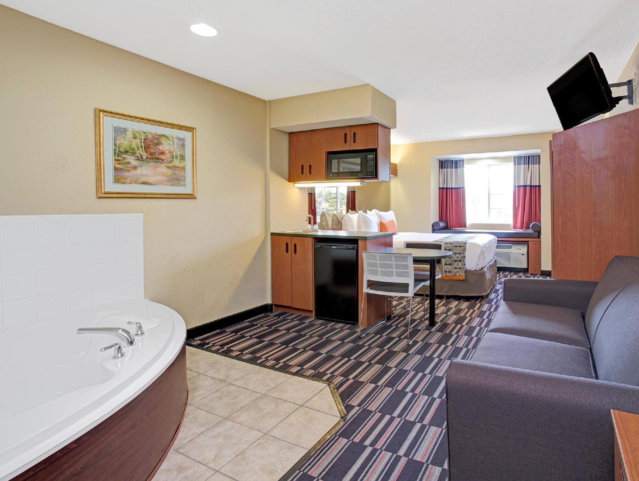 Microtel Inn & Suites By Wyndham Bushnell Zewnętrze zdjęcie