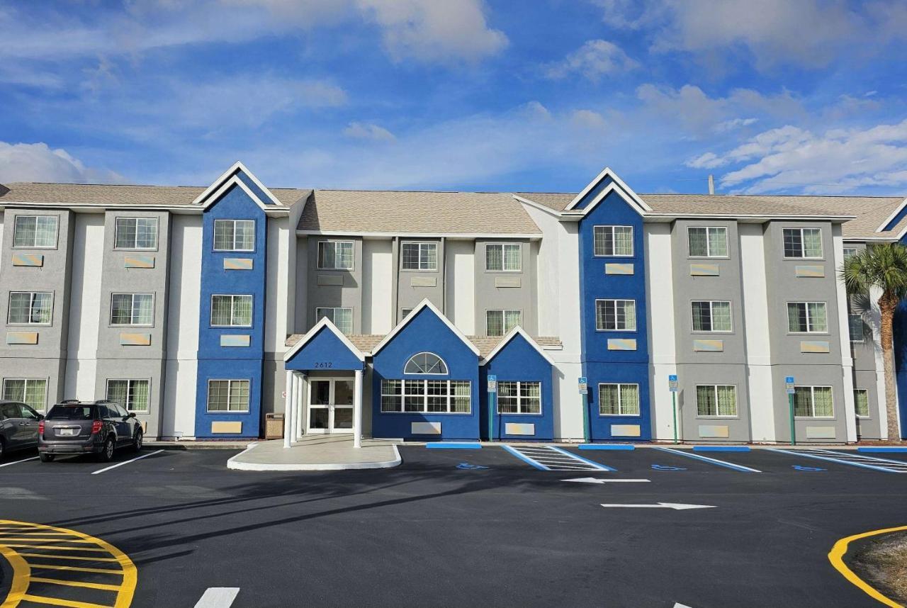 Microtel Inn & Suites By Wyndham Bushnell Zewnętrze zdjęcie