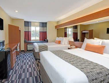 Microtel Inn & Suites By Wyndham Bushnell Zewnętrze zdjęcie